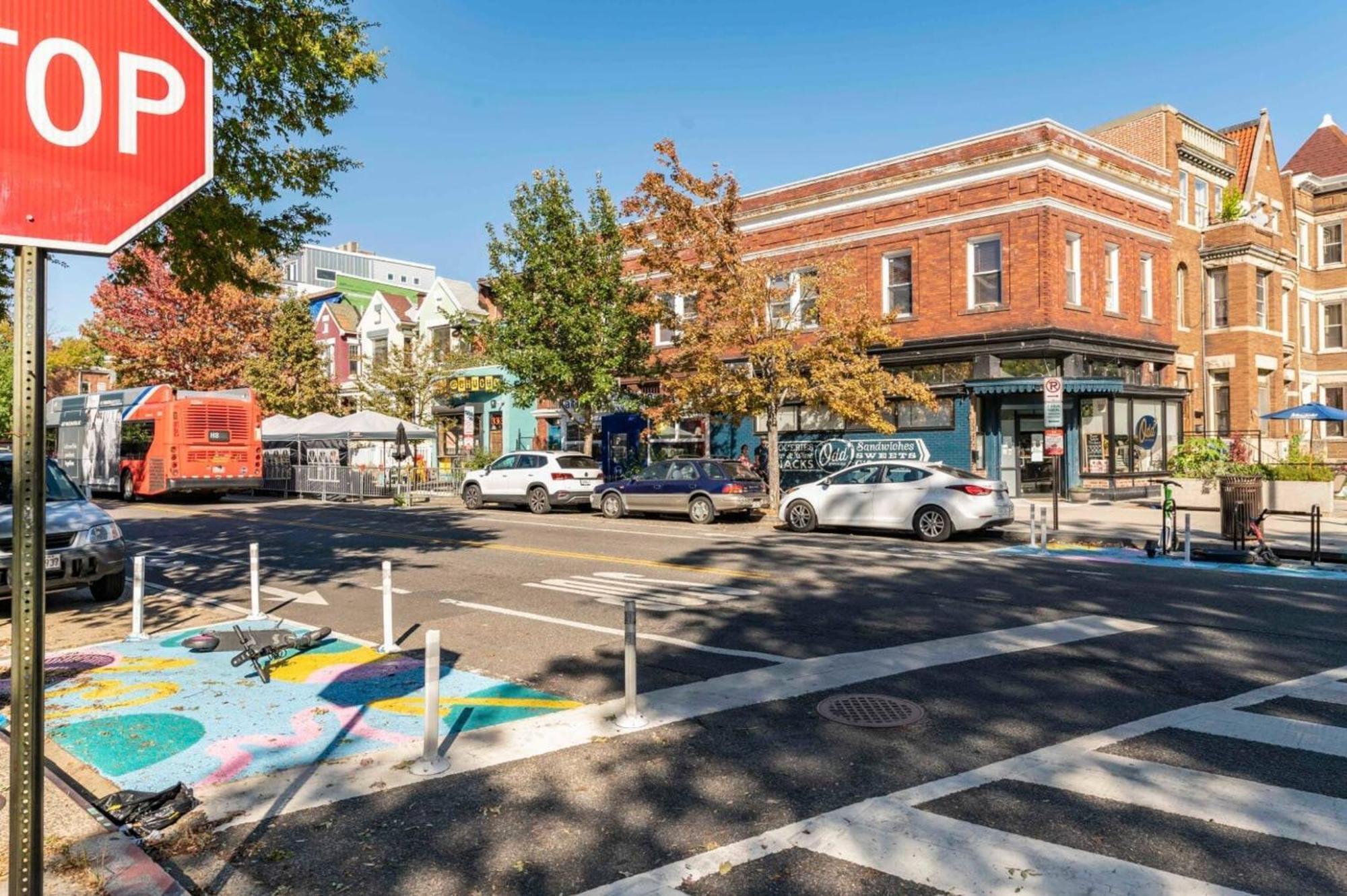 Charming 2bd1ba In Hip Area - Near Metro Washington